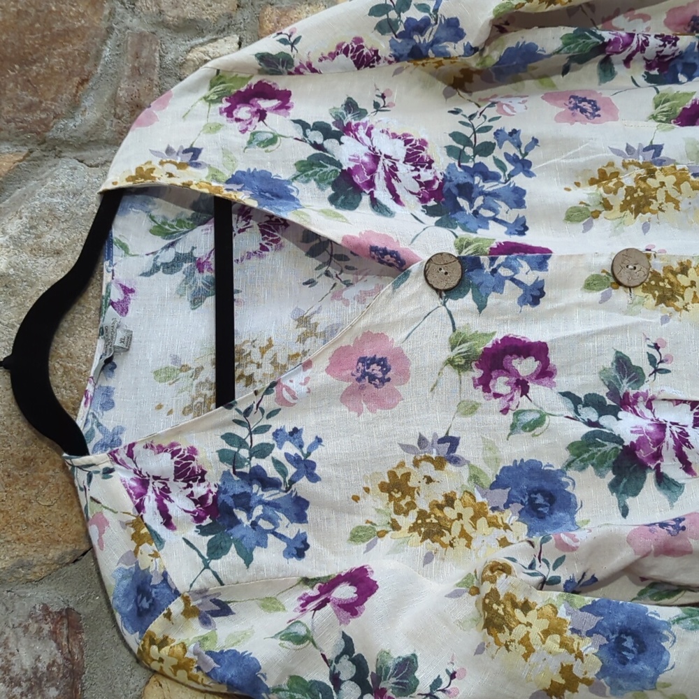Hester & orchard linen blend floral top - Picture 2 of 12